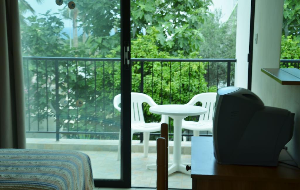 Kkaras Hotel 3 Star Ayía Nápa Extérieur photo