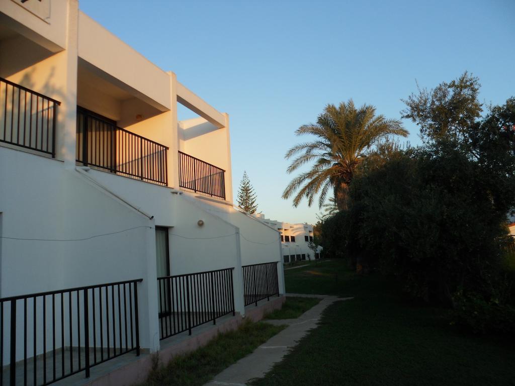 Kkaras Hotel 3 Star Ayía Nápa Extérieur photo