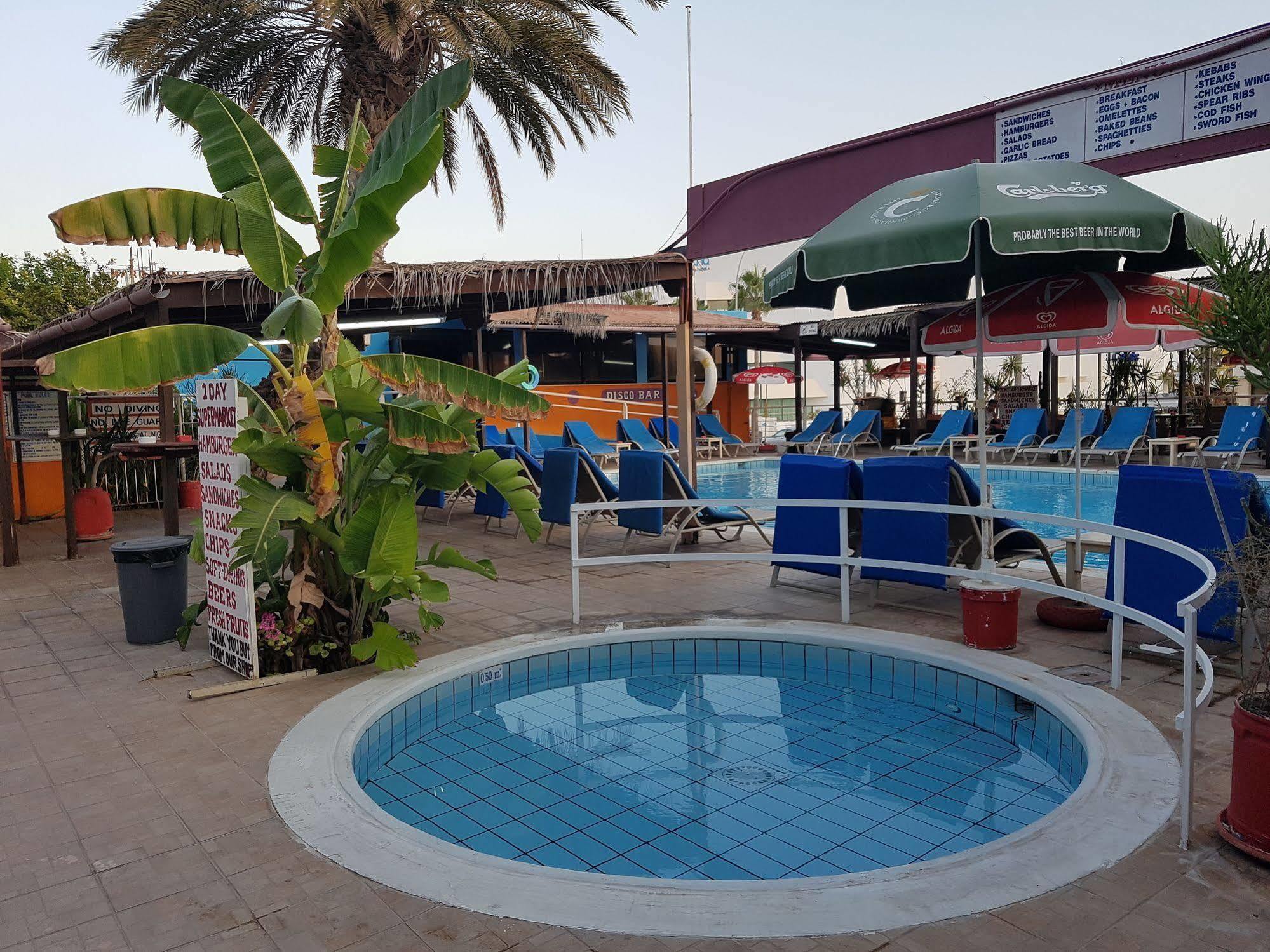 Kkaras Hotel 3 Star Ayía Nápa Extérieur photo