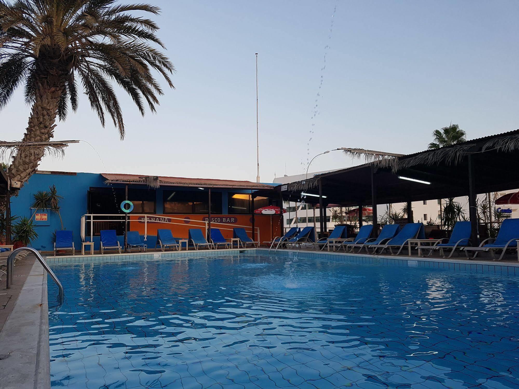 Kkaras Hotel 3 Star Ayía Nápa Extérieur photo