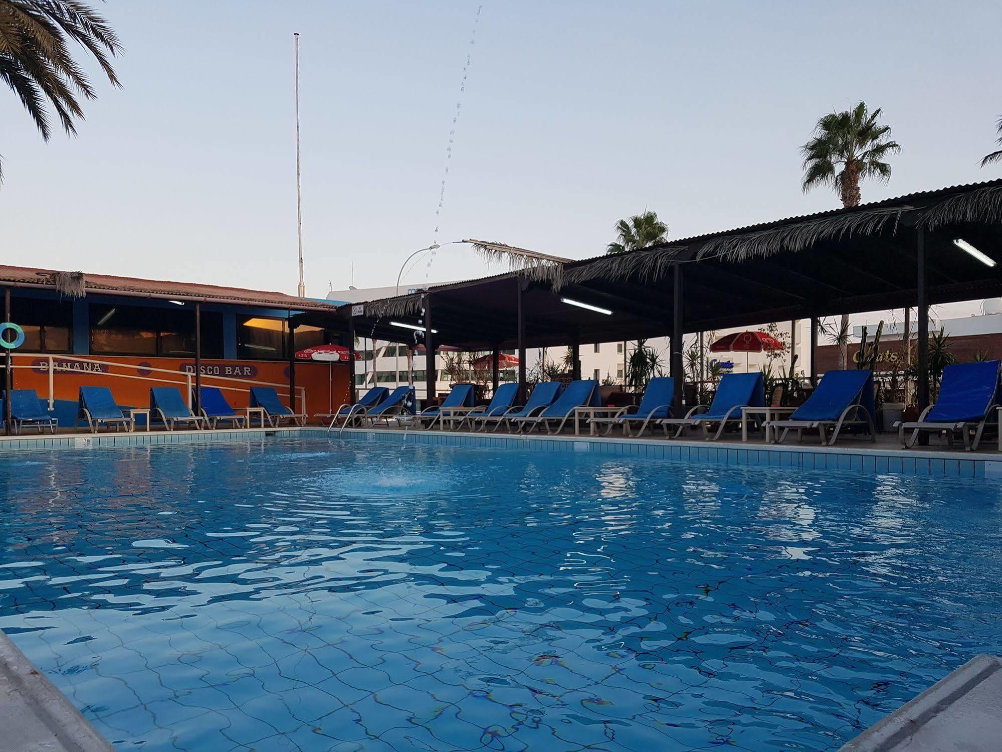 Kkaras Hotel 3 Star Ayía Nápa Extérieur photo