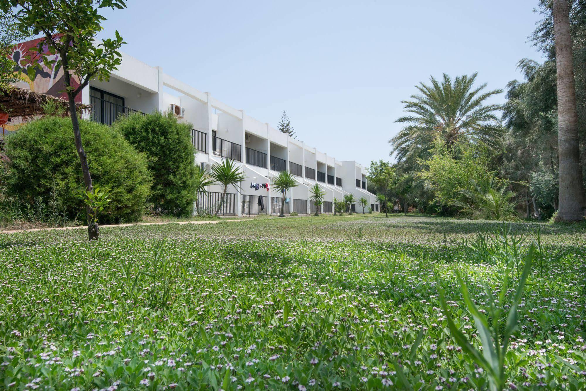 Kkaras Hotel 3 Star Ayía Nápa Extérieur photo