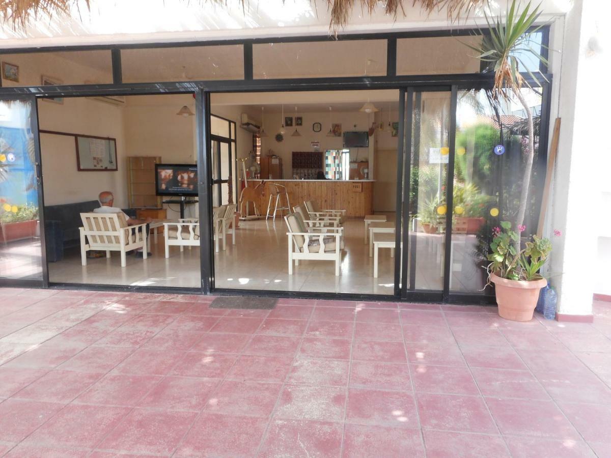 Kkaras Hotel 3 Star Ayía Nápa Extérieur photo