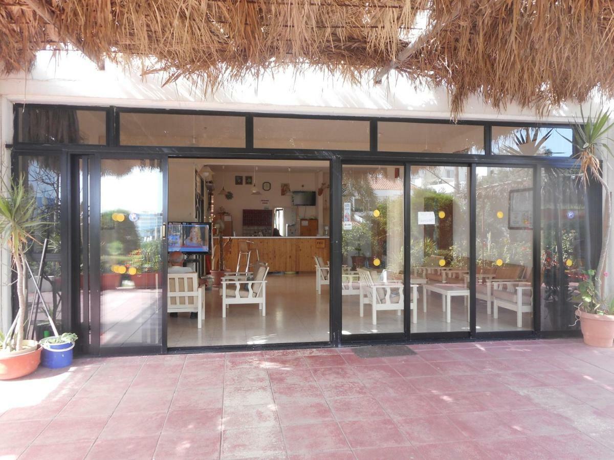 Kkaras Hotel 3 Star Ayía Nápa Extérieur photo